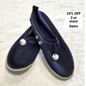 New water shoes slip on rubber lug soles slip resistant beach island cruise wear
